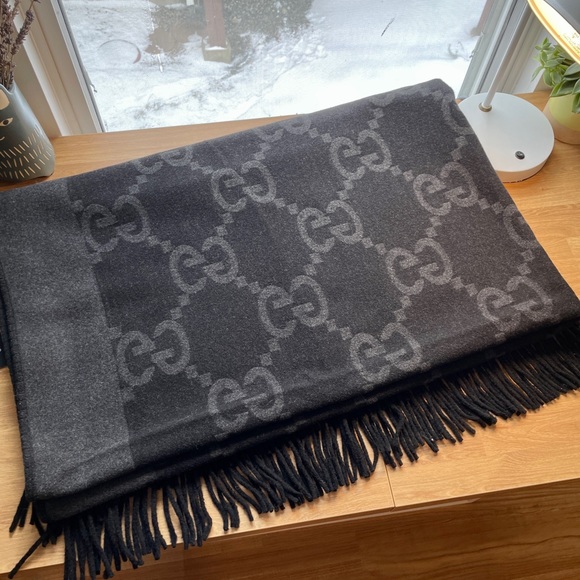 Gucci Bedding Gucci Throw Blanket 82x147cm Poshmark
